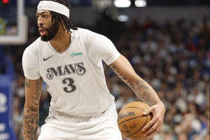 队记:浓眉预计将缺席独行侠明日背靠背对阵尼克斯的比赛